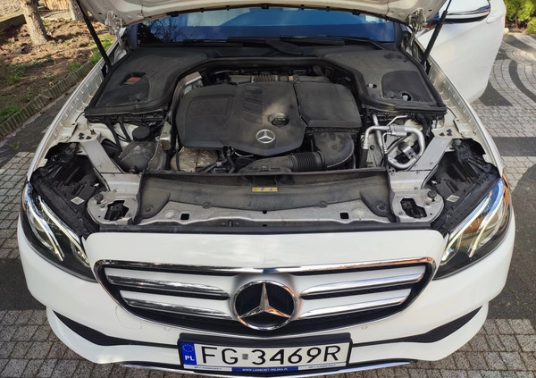 Mercedes-Benz Klasa E cena 89900 przebieg: 289900, rok produkcji 2017 z Jawor małe 781